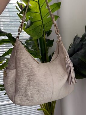 Isaac Mizrahi Pebbled Leather Hobo in Light Taupe